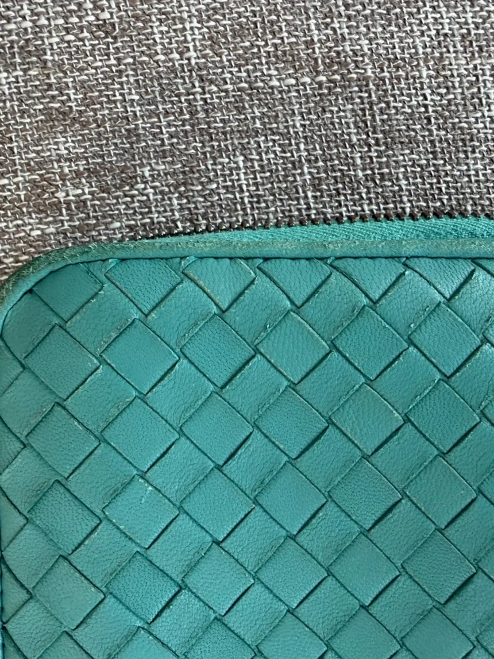 Bottega Veneta Intrecciato Turquoise Lambskin Zip Around Long Wallet 1L0182 💎